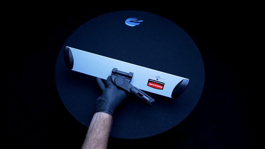 Rubbermaid® HYGEN™ Quick-Connect Mop Frame – 17″ for Wet or Dry/Dust Pads