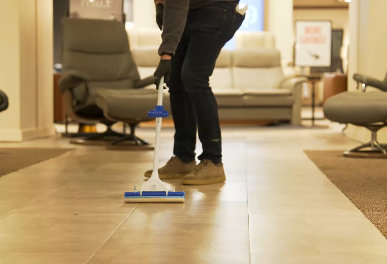 Experience the Power of Mr. Clean Magic Eraser Roller Mop